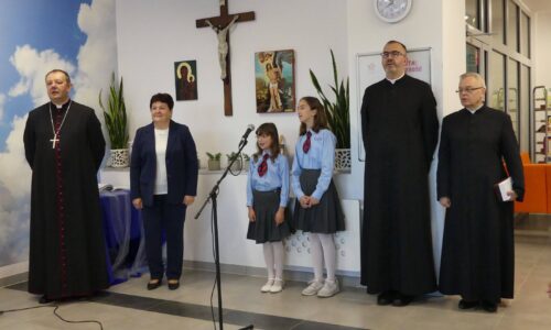 Wizyta Biskupa Piotra Wawrzynka w szkole