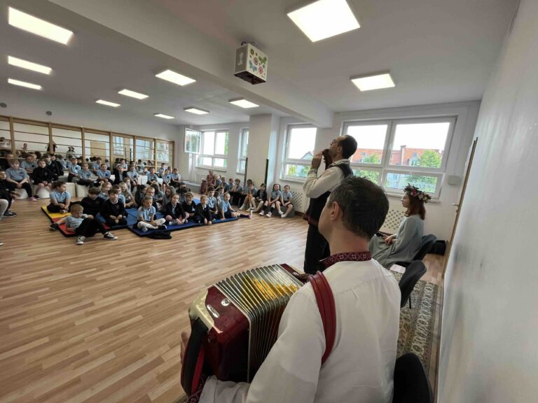Read more about the article Muzyczny pojedynek – fujarka i skowronek