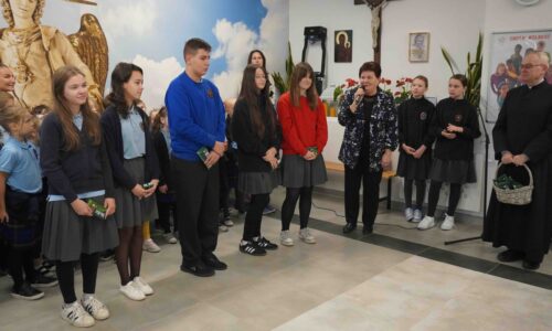 Podziękowanie za zaangażowanie w przygotowanie nadania szkole imienia Św. Jana Pawła II