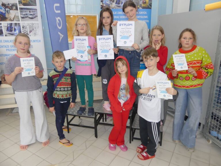 Read more about the article Mikołajkowe zawody pływackie