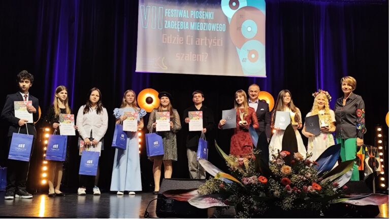 Read more about the article VII Festiwal Piosenki Zagłębia Miedziowego „Gdzie Ci artyści szaleni?”
