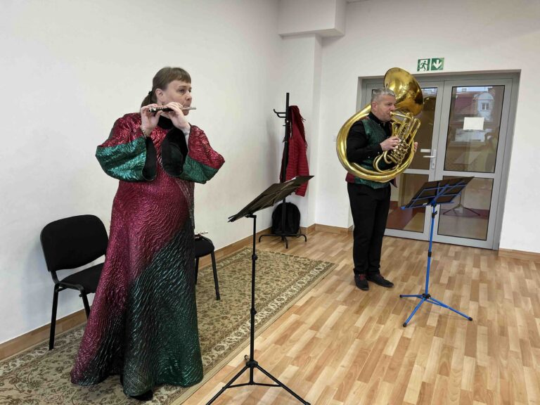 Read more about the article W Krainie Olbrzymów i Liliputów